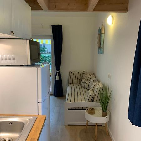 Maisonnette La Coti H5 Avec Piscine Interieure Chauffee, A 400 M De La Plage Et Menage De Fin Sejour Compris Saint-Georges-d'Oleron Exterior foto